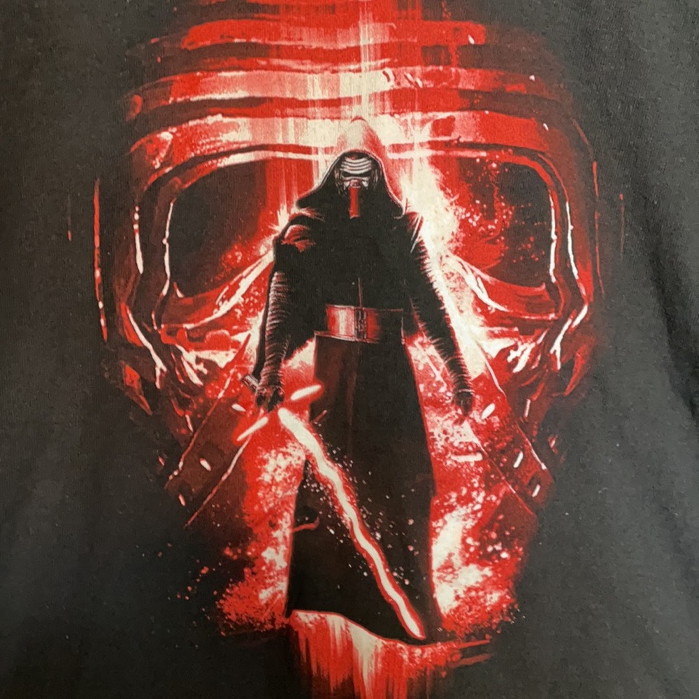 Star Wars Shirt, fitted women’s large - Picture 2 of 3